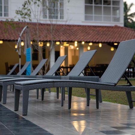 The Covanro Airport Hotel - Katunayake Gampaha Exterior photo